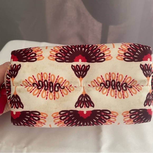 TORY BURCH SMALL FLORAL COSMETIC MAKEUP TOILETRY CASE BAG CREAM PLUM MAGENTA - Picture 3 of 10